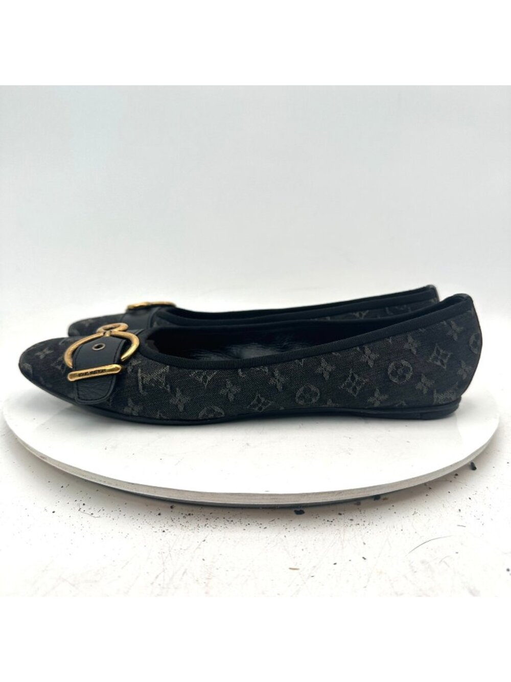 Louis Vuitton Women Size EU 40 US 10 Grey Monocrom Canvas Buckle Flat Shoes